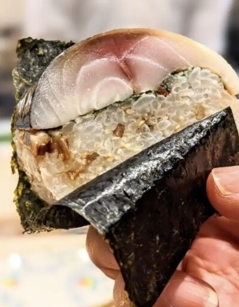 馳走 とりの巣の名物の鯖棒寿司